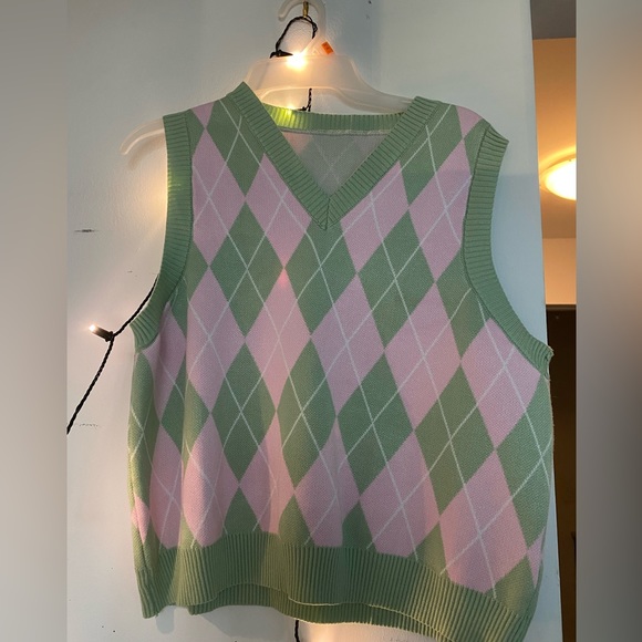 sweater vest - Picture 1 of 2